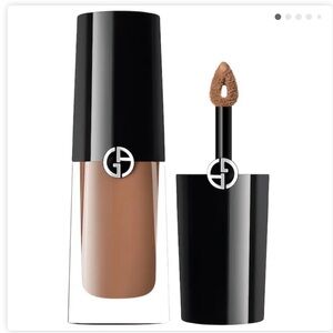 Armani Beauty 
Eye Tint Long-Lasting Liquid Eyeshadow 22 cashew